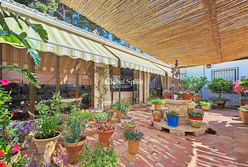 Wederverkoop - Villa -
Elda