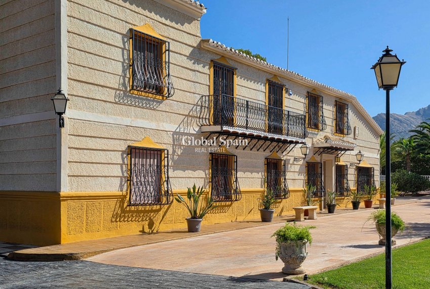 Wederverkoop - Villa -
Elda