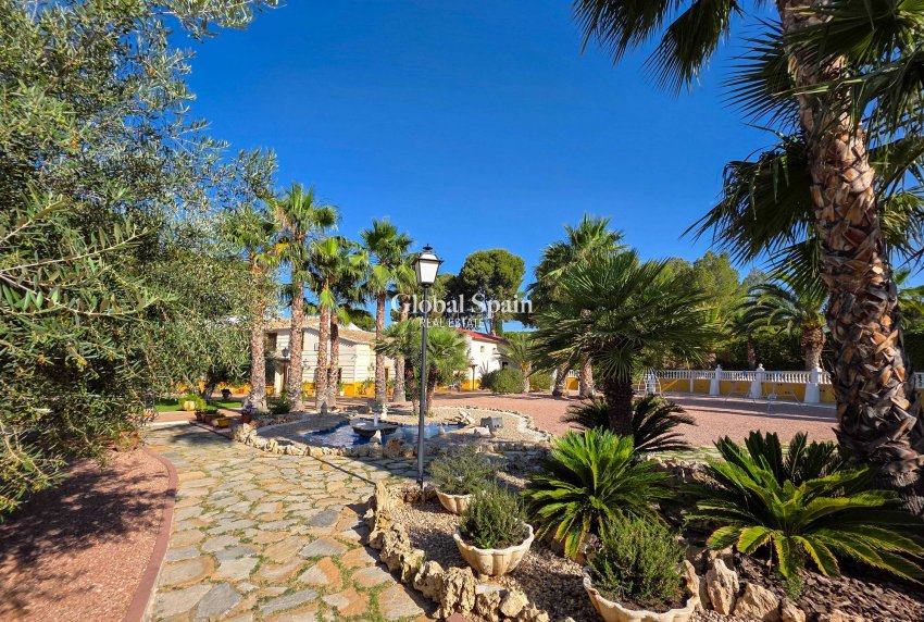 Wederverkoop - Villa -
Elda