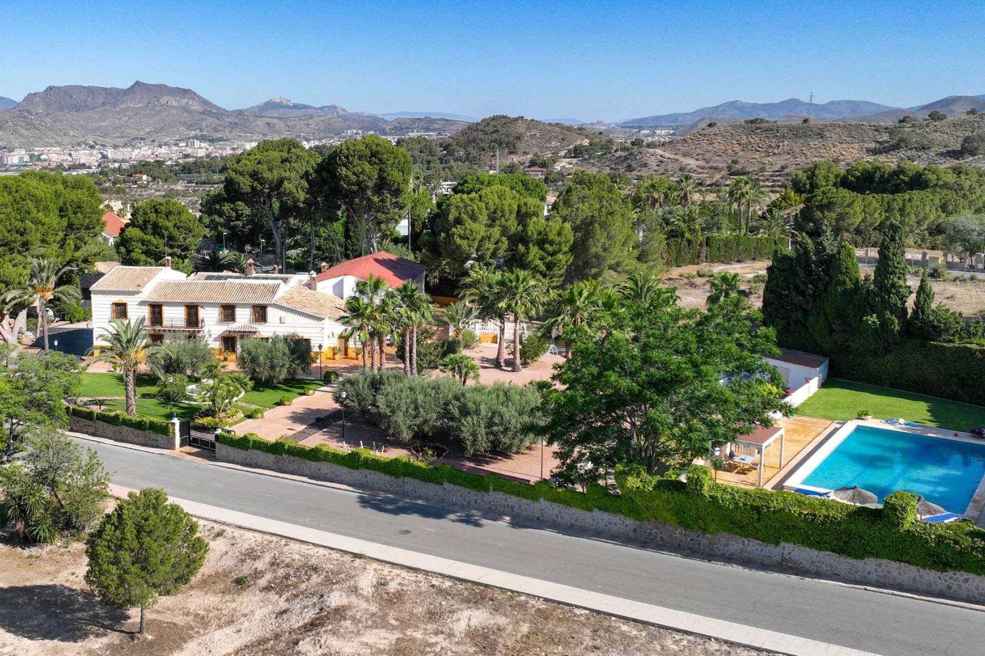 Wederverkoop - Villa -
Elda