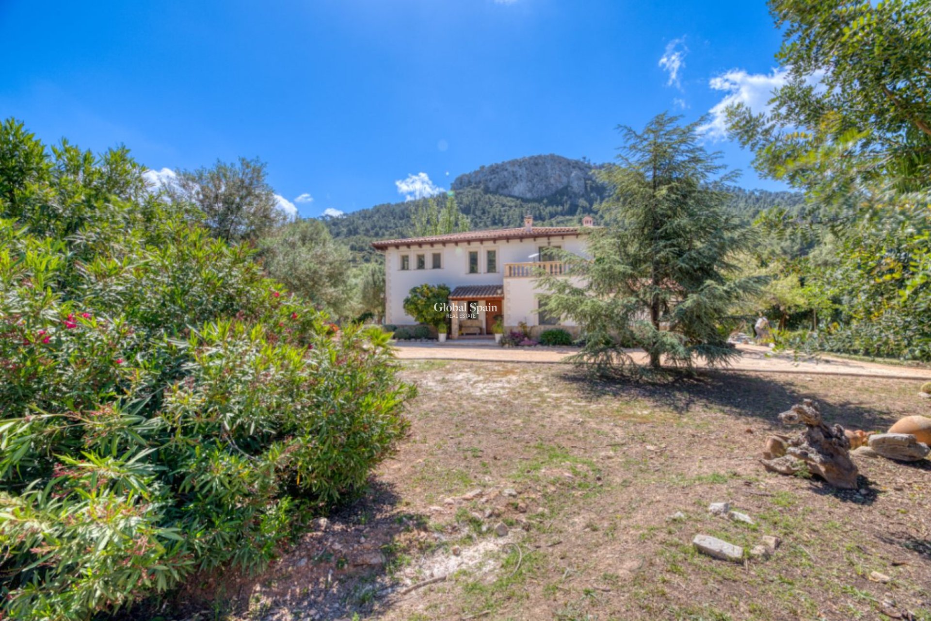 Wederverkoop - VILLA -
ESPORLES - Mallorca