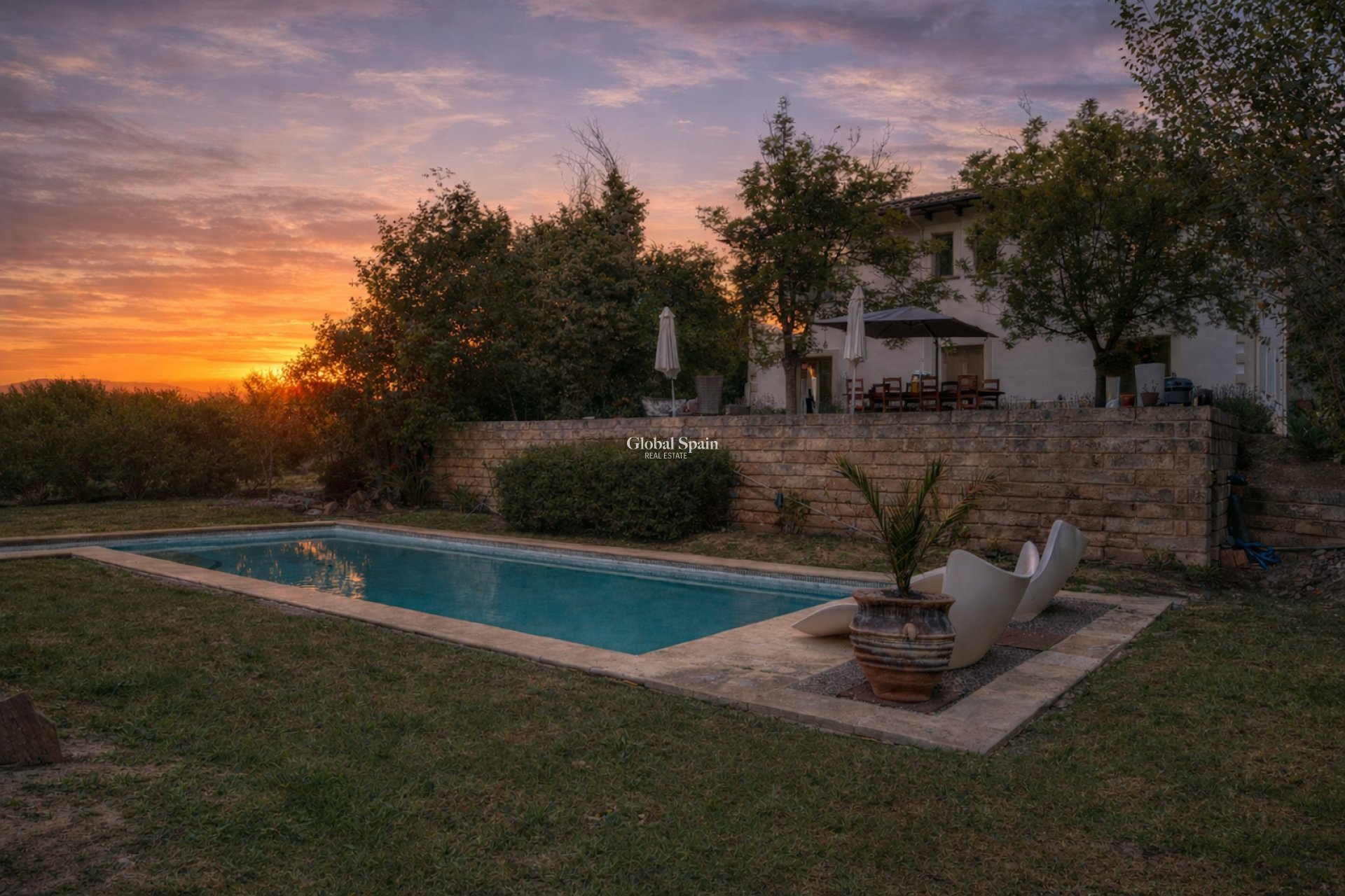 Wederverkoop - VILLA -
ESPORLES - optional location detail