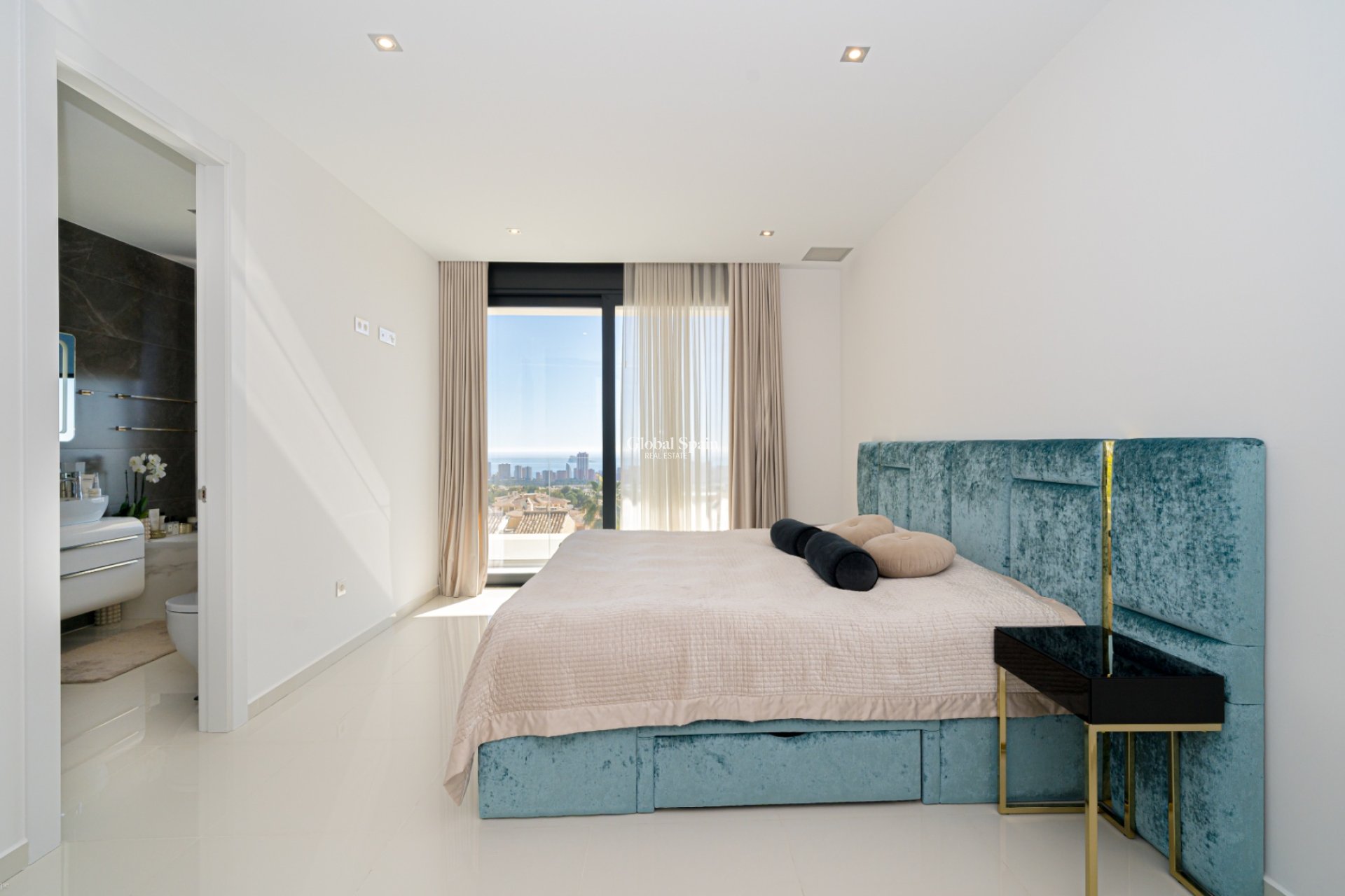 Wederverkoop - VILLA -
FINESTRAT - Costa Blanca