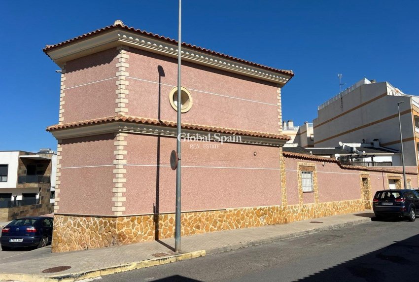 Wederverkoop - VILLA -
FORMENTERA DEL SEGURA - C- Cooperativa