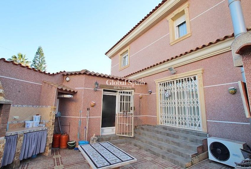 Wederverkoop - VILLA -
FORMENTERA DEL SEGURA - C- Cooperativa