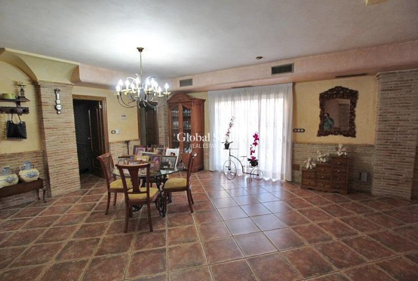 Wederverkoop - VILLA -
FORMENTERA DEL SEGURA - C- Cooperativa