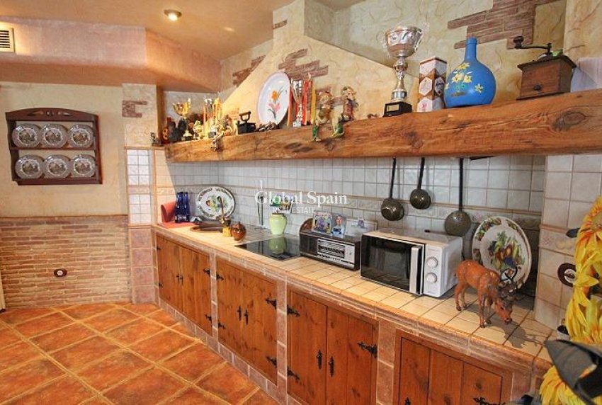 Wederverkoop - VILLA -
FORMENTERA DEL SEGURA - C- Cooperativa