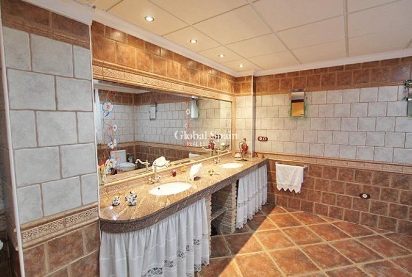 Wederverkoop - VILLA -
FORMENTERA DEL SEGURA - C- Cooperativa