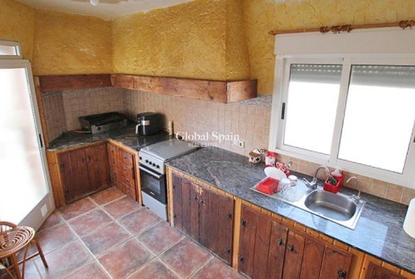 Wederverkoop - VILLA -
FORMENTERA DEL SEGURA - C- Cooperativa