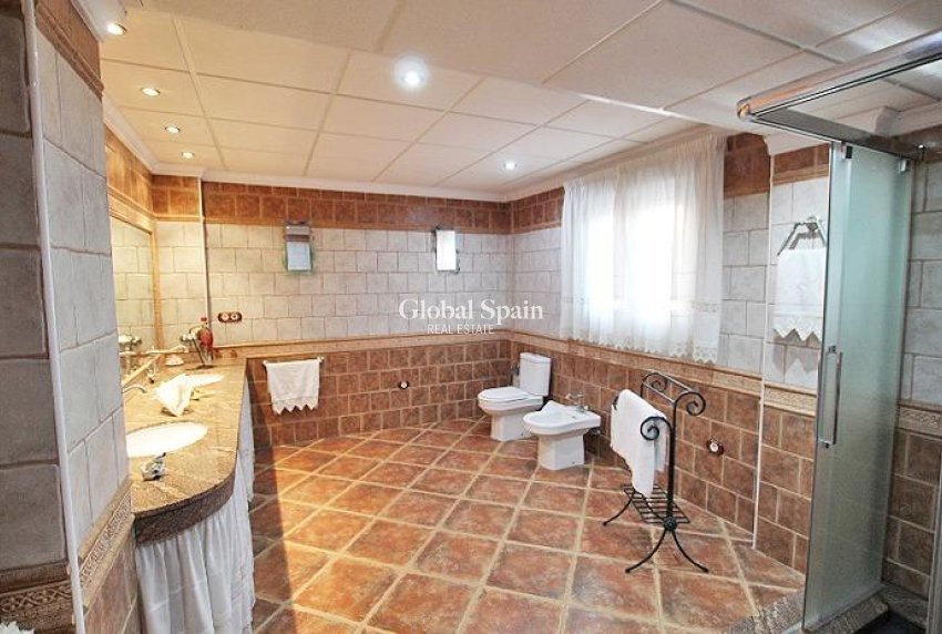 Wederverkoop - VILLA -
FORMENTERA DEL SEGURA - C- Cooperativa