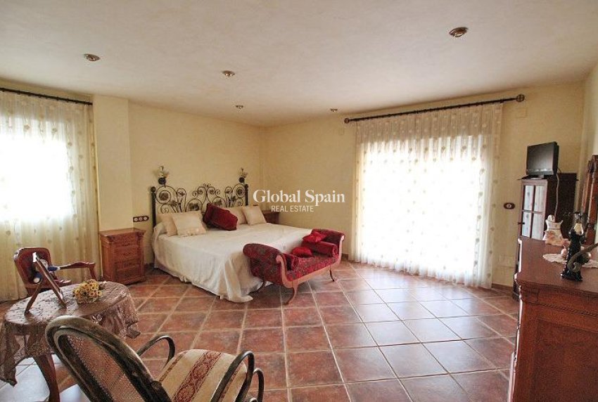 Wederverkoop - VILLA -
FORMENTERA DEL SEGURA - C- Cooperativa