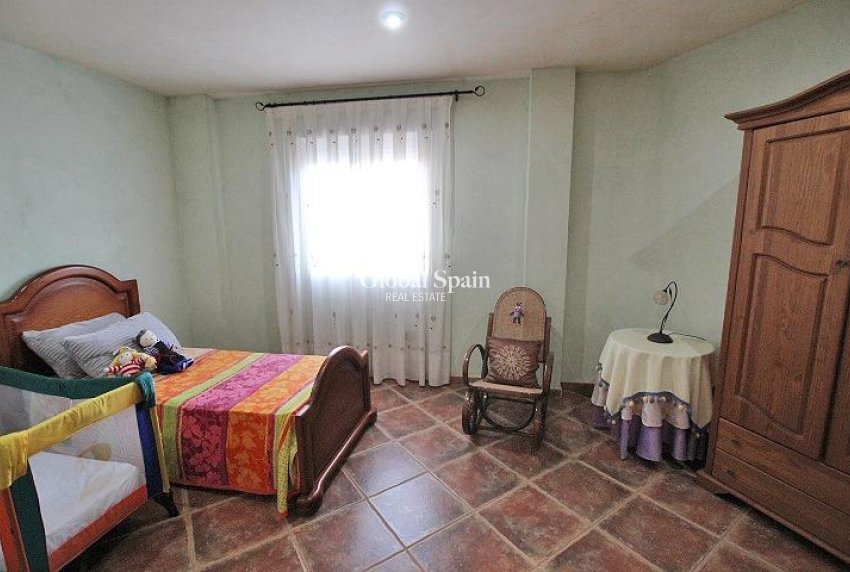 Wederverkoop - VILLA -
FORMENTERA DEL SEGURA - C- Cooperativa