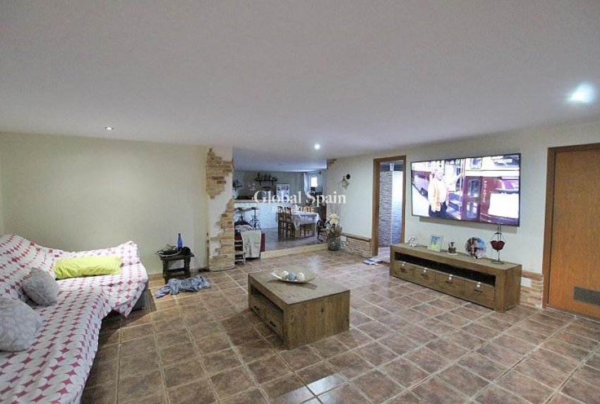 Wederverkoop - VILLA -
FORMENTERA DEL SEGURA - C- Cooperativa