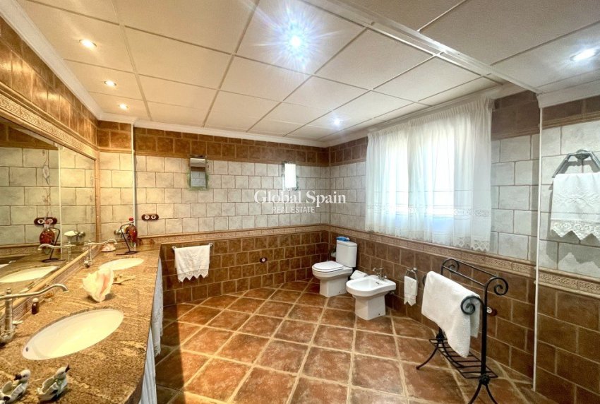 Wederverkoop - VILLA -
FORMENTERA DEL SEGURA - Costa Blanca