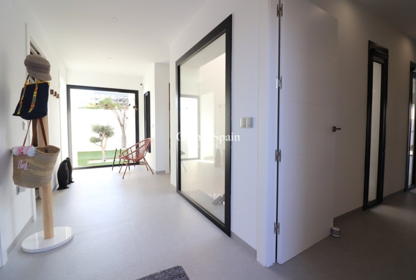 Wederverkoop - VILLA -
Formentera del Segura - Fincas de La Vega