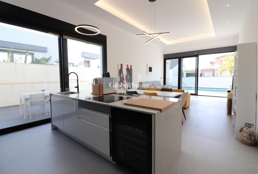 Wederverkoop - VILLA -
Formentera del Segura - Fincas de La Vega