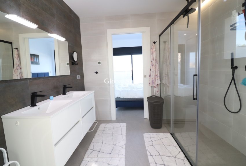 Wederverkoop - VILLA -
Formentera del Segura - Fincas de La Vega