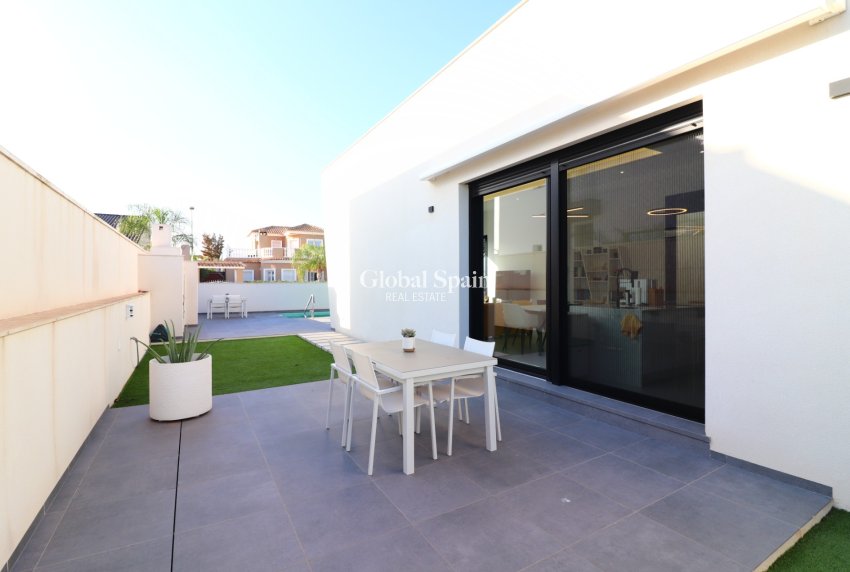 Wederverkoop - VILLA -
Formentera del Segura - Fincas de La Vega
