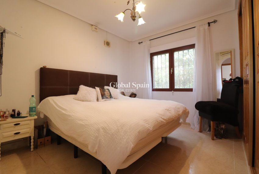 Wederverkoop - VILLA -
Formentera del Segura - Fincas de La Vega