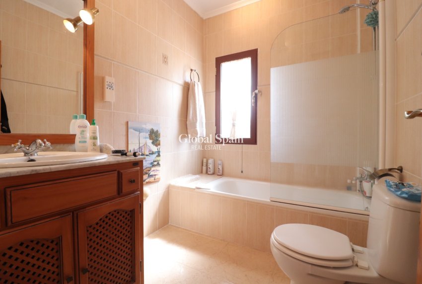 Wederverkoop - VILLA -
Formentera del Segura - Fincas de La Vega