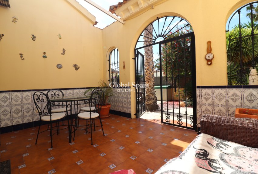 Wederverkoop - VILLA -
Formentera del Segura - Fincas de La Vega