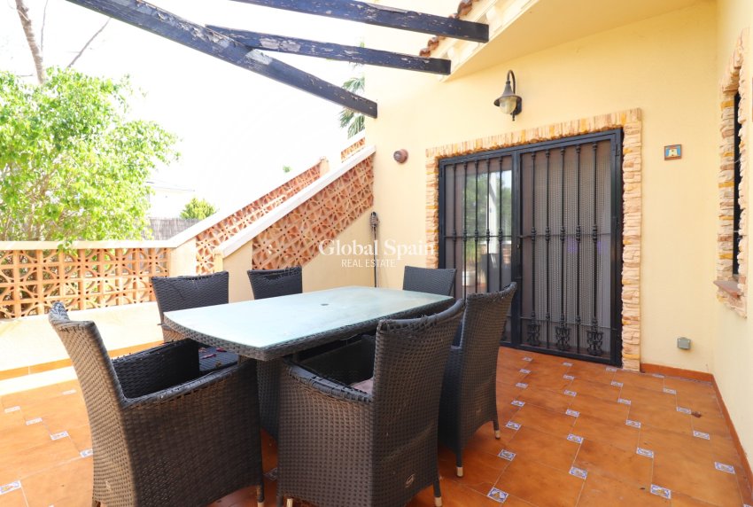 Wederverkoop - VILLA -
Formentera del Segura - Fincas de La Vega