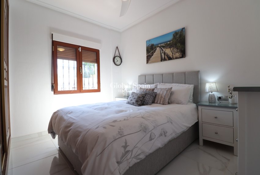 Wederverkoop - VILLA -
Formentera del Segura - Fincas de La Vega