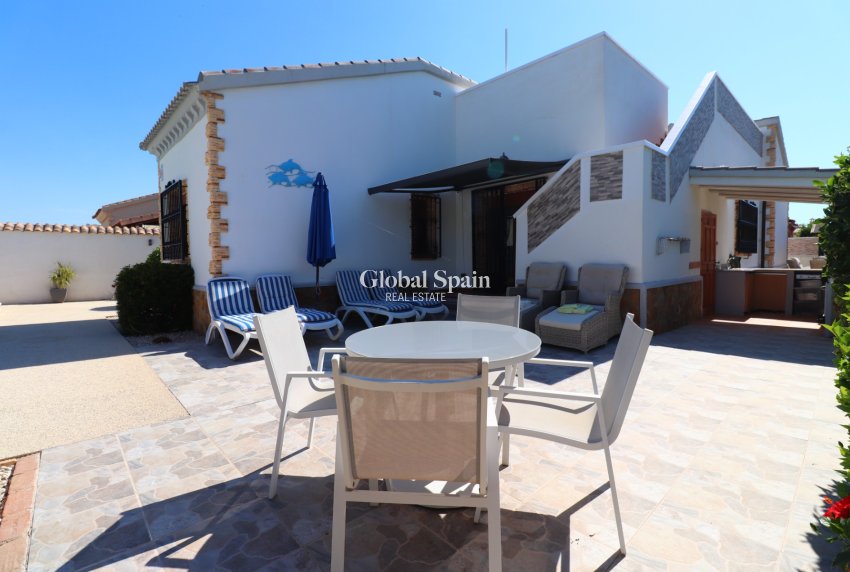 Wederverkoop - VILLA -
Formentera del Segura - Fincas de La Vega