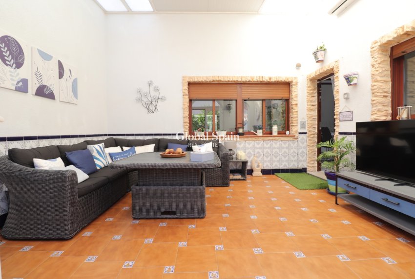 Wederverkoop - VILLA -
Formentera del Segura - Fincas de La Vega
