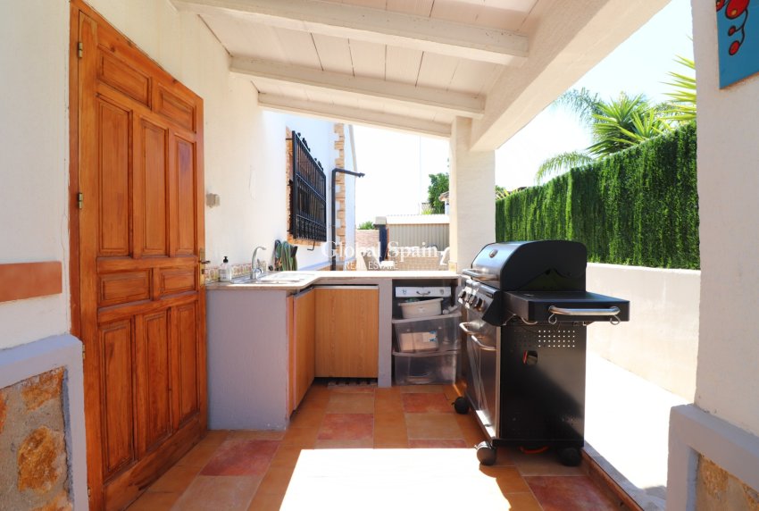 Wederverkoop - VILLA -
Formentera del Segura - Fincas de La Vega
