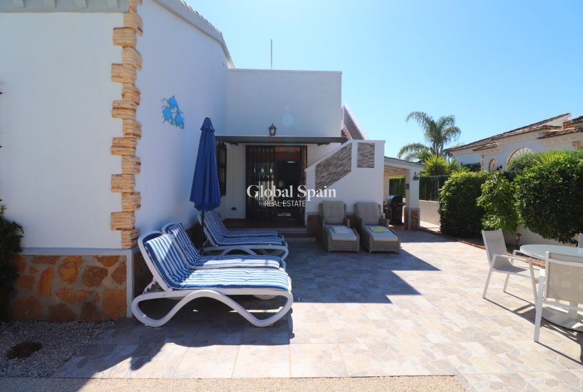 Wederverkoop - VILLA -
Formentera del Segura - Fincas de La Vega