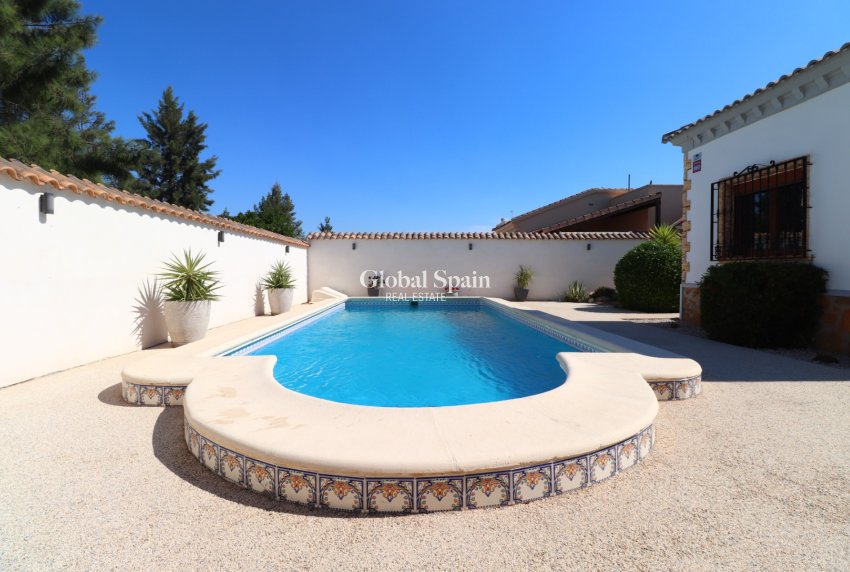 Wederverkoop - VILLA -
Formentera del Segura - Fincas de La Vega