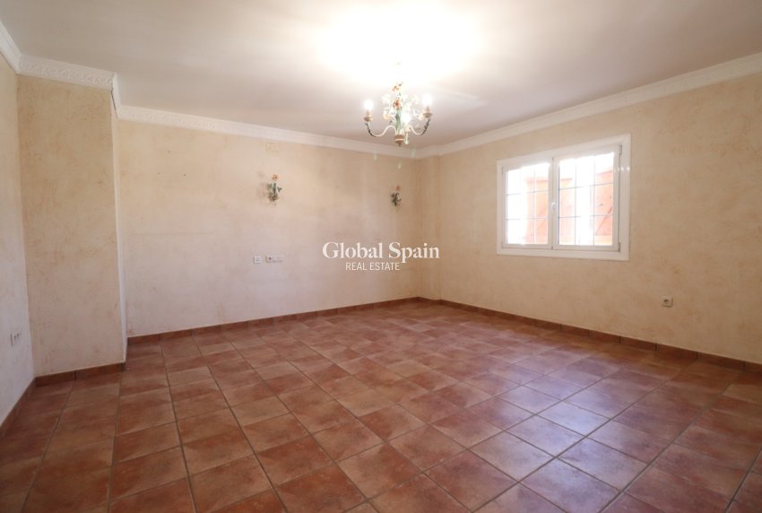 Wederverkoop - VILLA -
FORMENTERA DEL SEGURA - Formentera - Village