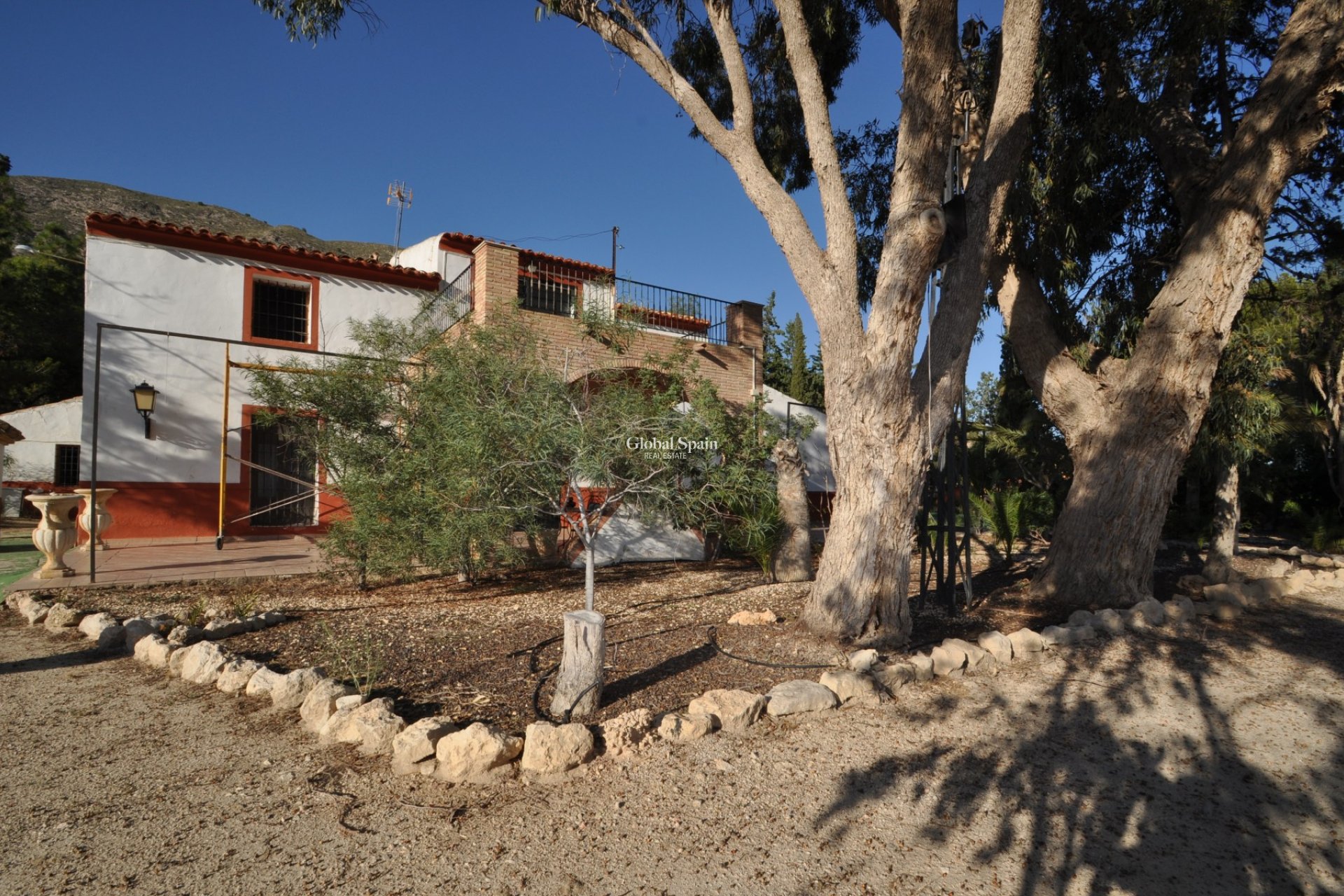 Wederverkoop - VILLA -
FORTUNA - Inland