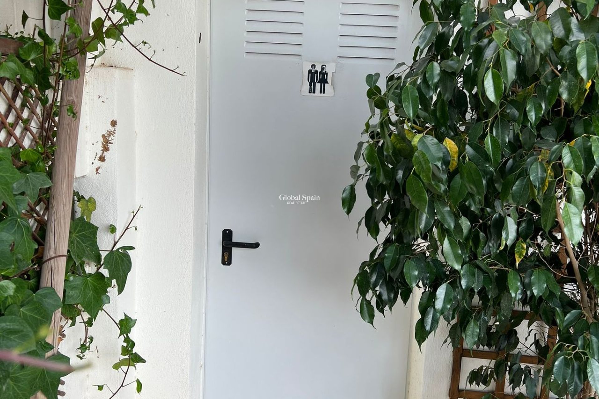 Wederverkoop - VILLA -
FORTUNA - Inland