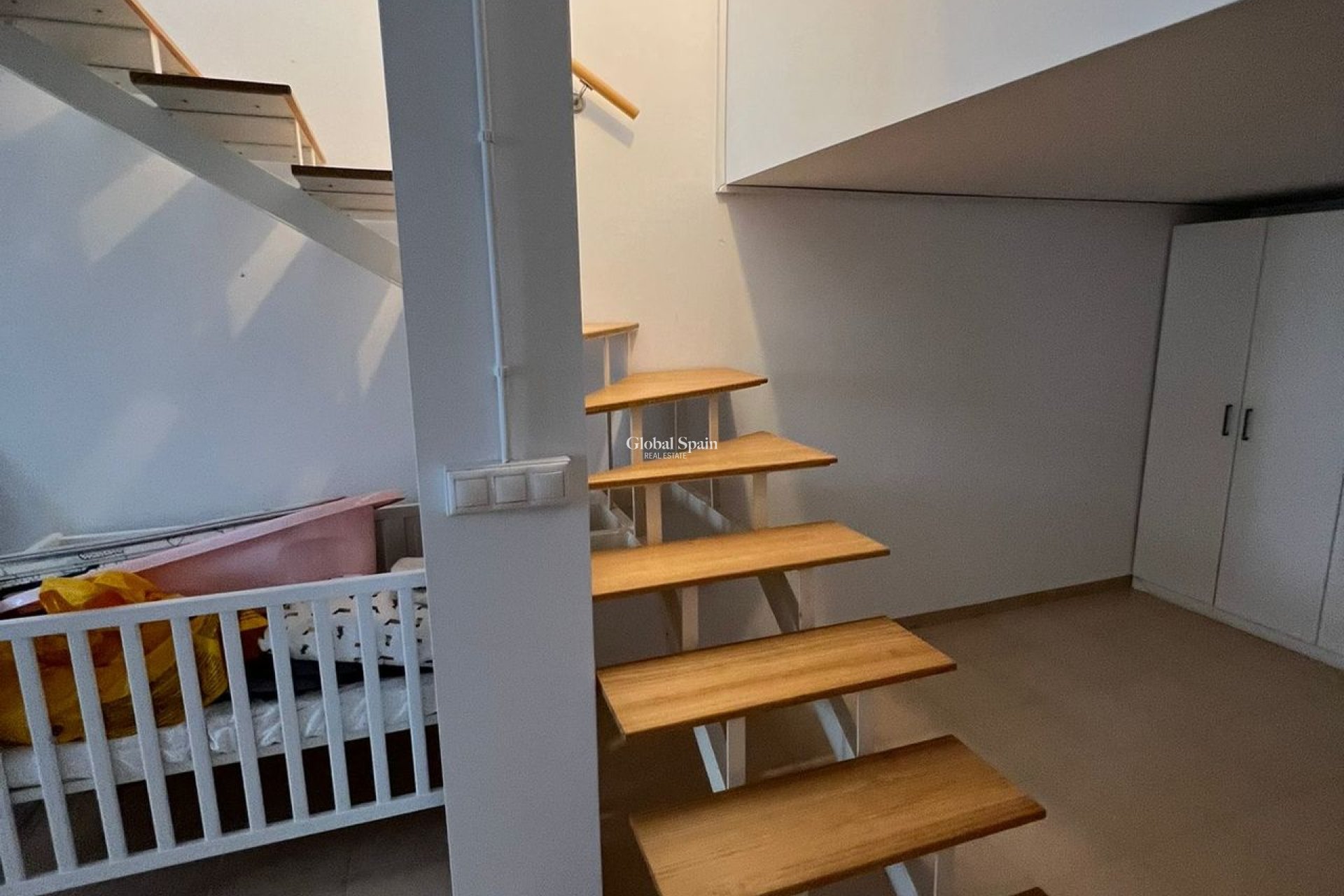 Wederverkoop - VILLA -
FORTUNA - Inland