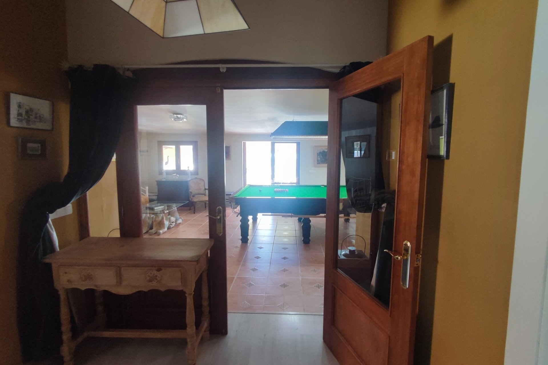 Wederverkoop - VILLA -
GEA Y TRUYOLS - Inland