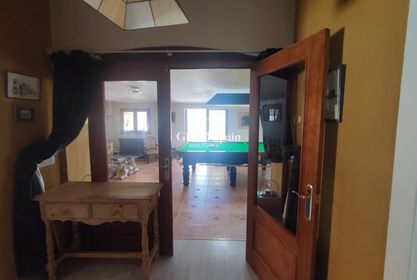 Wederverkoop - VILLA -
GEA Y TRUYOLS - Inland