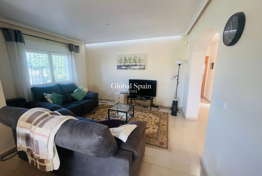 Wederverkoop - VILLA -
GEA Y TRUYOLS - Inland