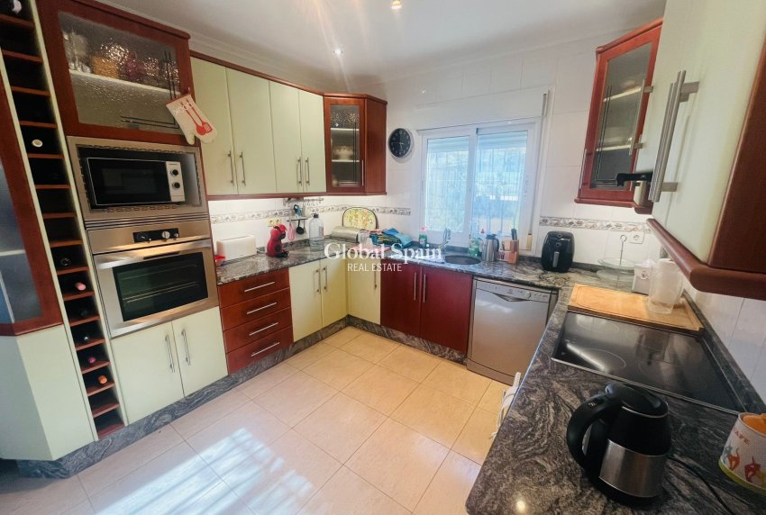 Wederverkoop - VILLA -
GEA Y TRUYOLS - Inland