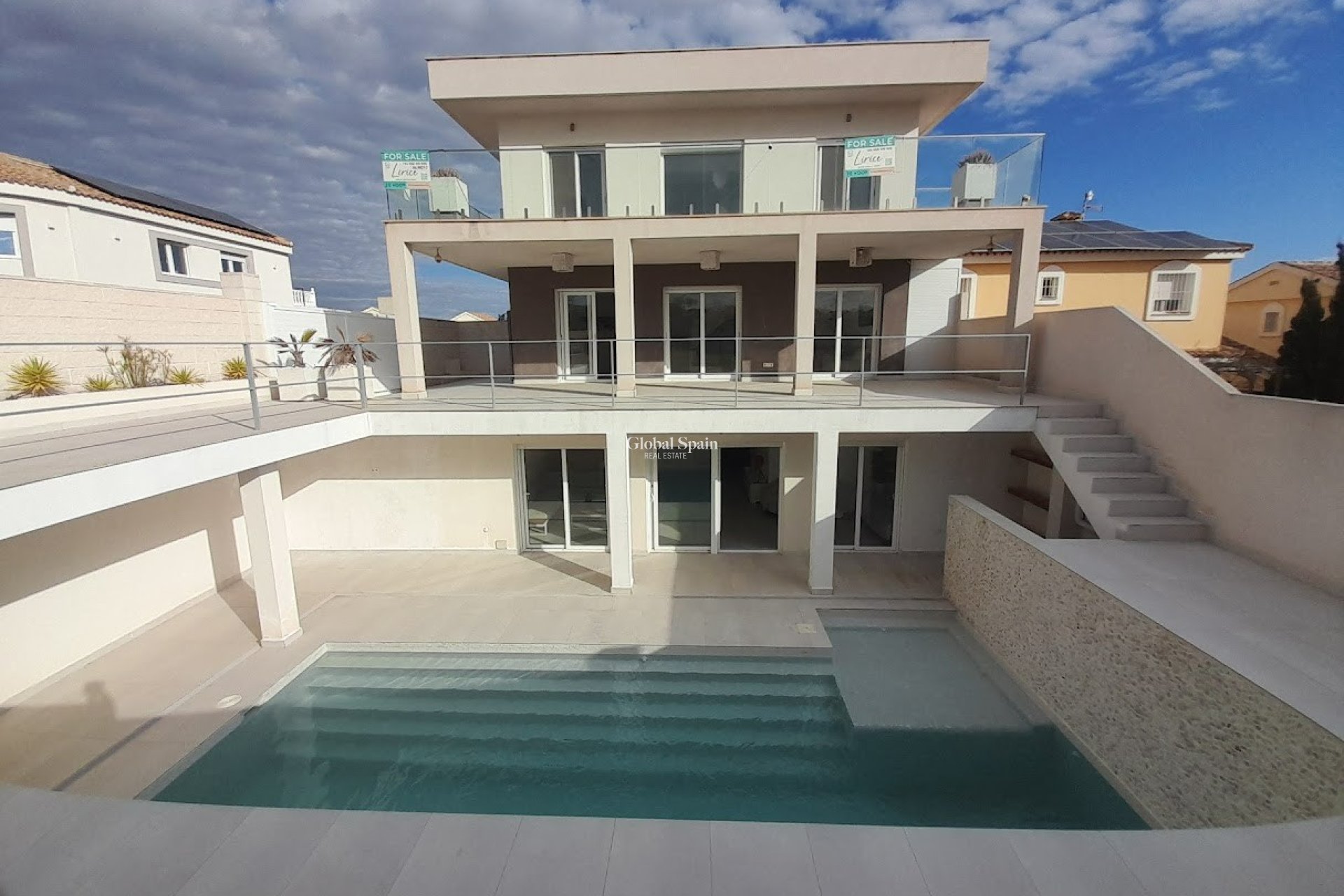 Wederverkoop - VILLA -
GRAN ALACANT - Costa Blanca