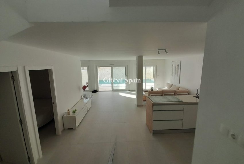 Wederverkoop - VILLA -
GRAN ALACANT - Costa Blanca