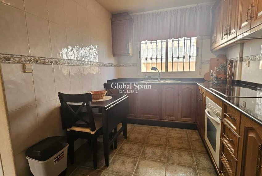 Wederverkoop - VILLA -
GUARDAMAR DEL SEGURA - Campomar