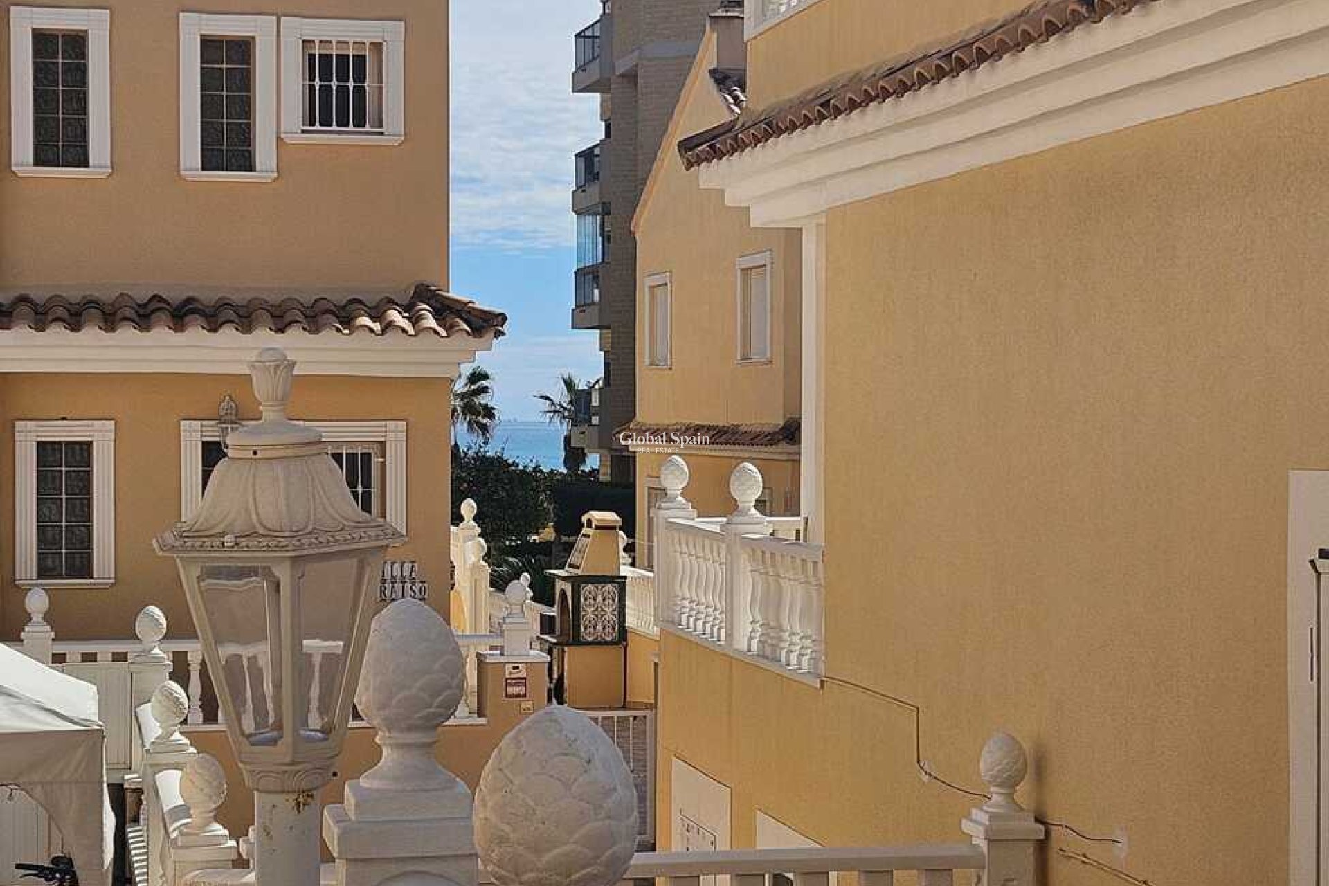 Wederverkoop - VILLA -
GUARDAMAR DEL SEGURA - Campomar