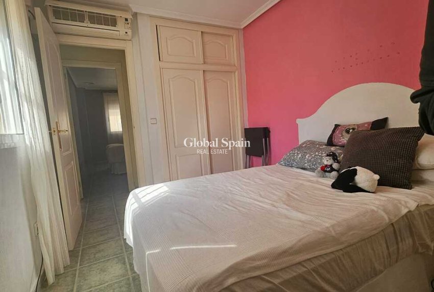 Wederverkoop - VILLA -
GUARDAMAR DEL SEGURA - Campomar