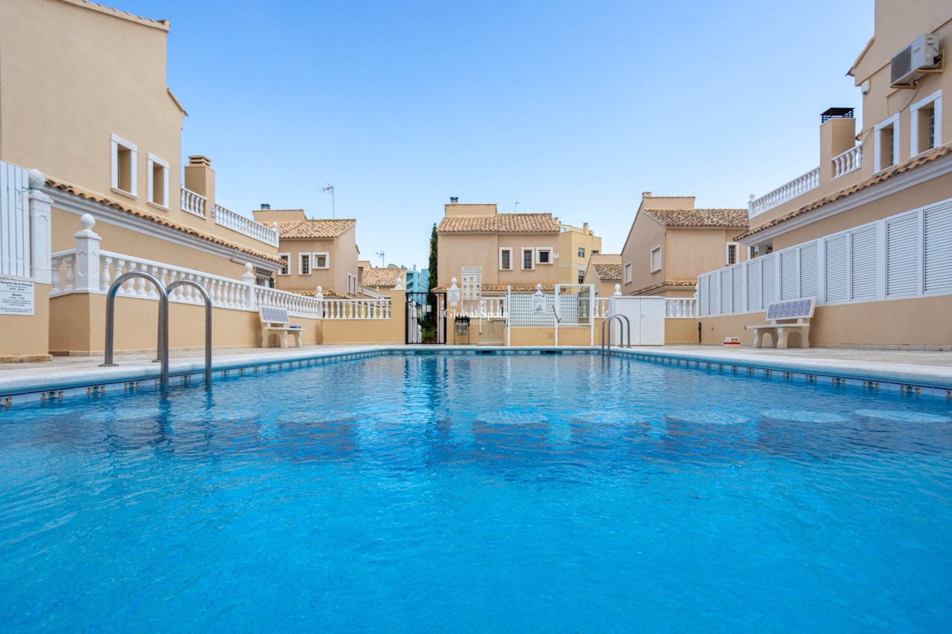Wederverkoop - VILLA -
GUARDAMAR DEL SEGURA - Costa Blanca