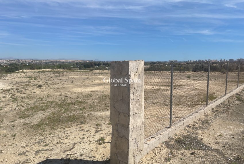 Wederverkoop - VILLA -
GUARDAMAR DEL SEGURA - Costa Blanca