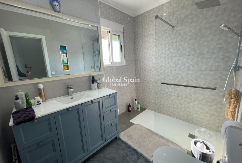 Wederverkoop - VILLA -
GUARDAMAR DEL SEGURA - Costa Blanca