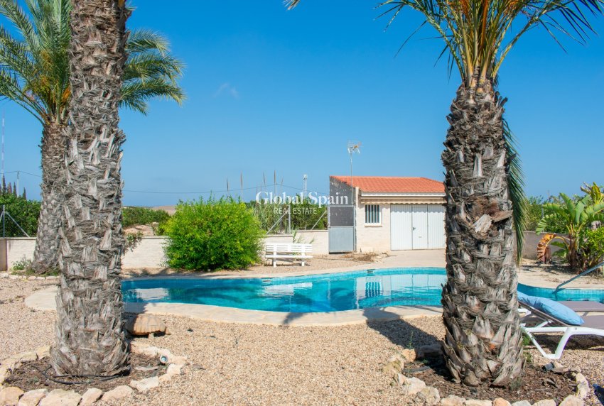 Wederverkoop - VILLA -
GUARDAMAR DEL SEGURA - EL RASO