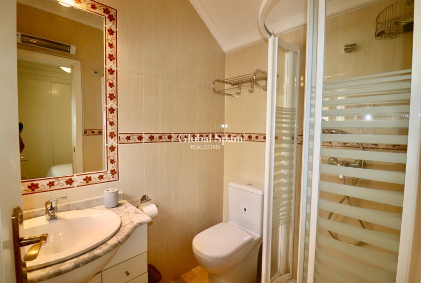 Wederverkoop - VILLA -
GUARDAMAR DEL SEGURA - EL RASO